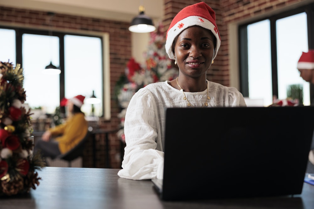 Cadeaux salariés : Un outil stratégique pour la motivation et la fidélisation des collaborateurs